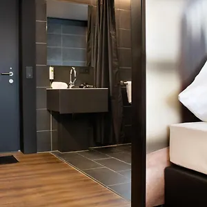  Hotel Nhi By Wmm
